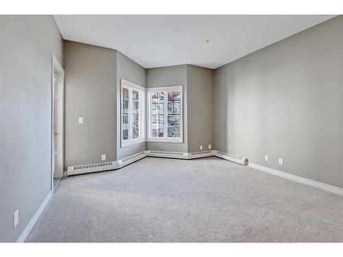 309-30 Royal Oak Plaza Nw, Calgary, AB - Indoor Photo Showing Other Room