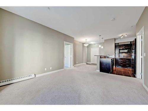 309-30 Royal Oak Plaza Nw, Calgary, AB - Indoor Photo Showing Other Room