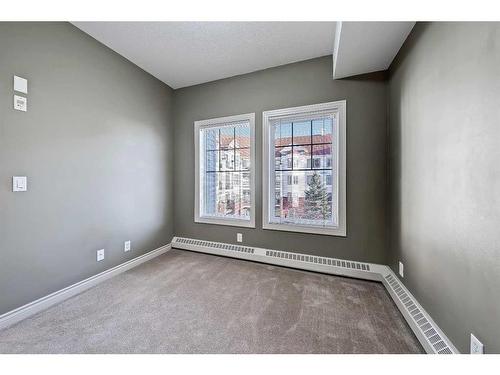 309-30 Royal Oak Plaza Nw, Calgary, AB - Indoor Photo Showing Other Room