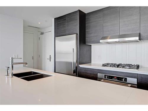 1708-1501 6 Street Sw, Calgary, AB - Indoor Photo Showing Kitchen With Stainless Steel Kitchen With Double Sink With Upgraded Kitchen