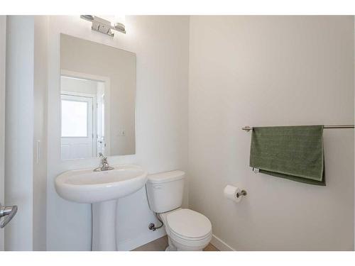 80 Cornerbrook Gate Ne, Calgary, AB - Indoor Photo Showing Bathroom