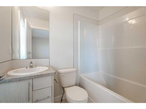 80 Cornerbrook Gate Ne, Calgary, AB - Indoor Photo Showing Bathroom