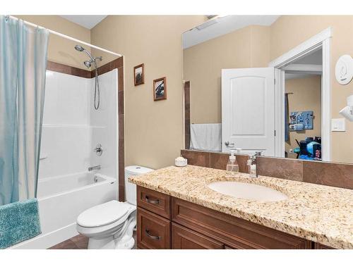 16 Viceroy Crescent, Olds, AB - Indoor Photo Showing Bathroom