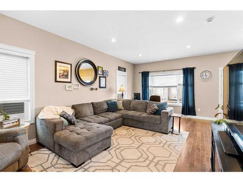 16 Viceroy Crescent, Olds, AB - Indoor Photo Showing Living Room