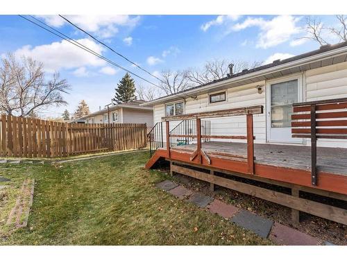 2035 33 Street Se, Calgary, AB - Outdoor