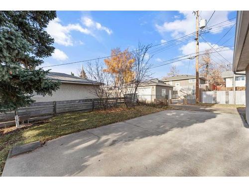 2035 33 Street Se, Calgary, AB - Outdoor