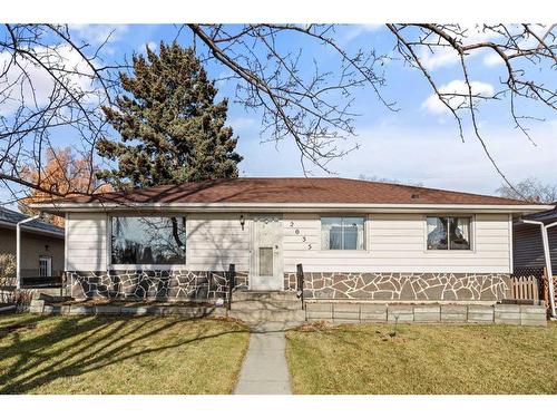 2035 33 Street Se, Calgary, AB - Outdoor