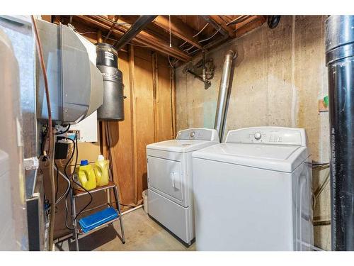 2035 33 Street Se, Calgary, AB - Indoor Photo Showing Laundry Room