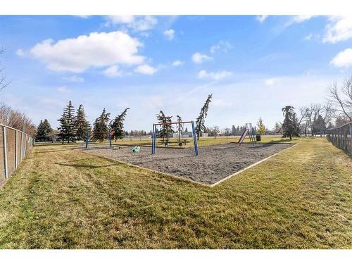 2035 33 Street Se, Calgary, AB - Outdoor With View