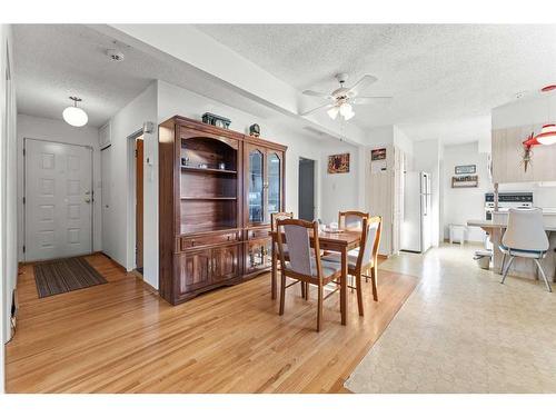 2035 33 Street Se, Calgary, AB - Indoor Photo Showing Dining Room