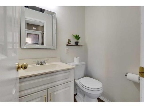 149 Patina Park Sw, Calgary, AB - Indoor Photo Showing Bathroom