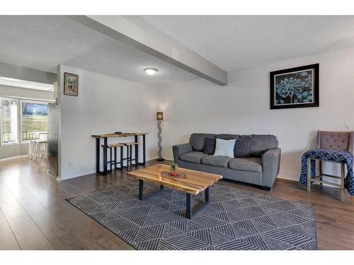 149 Patina Park Sw, Calgary, AB - Indoor Photo Showing Living Room