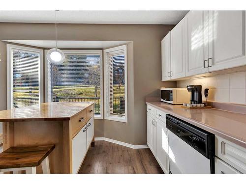 149 Patina Park Sw, Calgary, AB - Indoor Photo Showing Kitchen