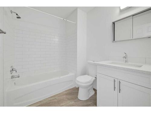 62-32 Whitnel Court Ne, Calgary, AB - Indoor Photo Showing Bathroom