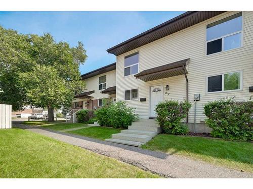 62-32 Whitnel Court Ne, Calgary, AB - Outdoor