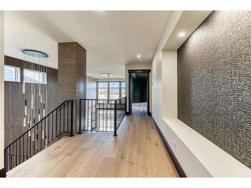 494 Rochester Terrace Nw, Calgary, AB - Indoor Photo Showing Bedroom