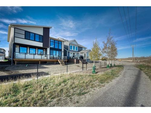 494 Rochester Terrace Nw, Calgary, AB - Outdoor