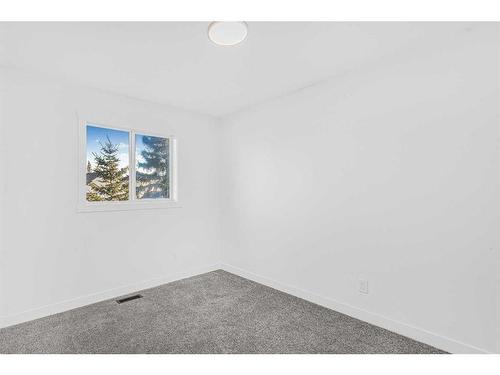 11113 Hidden Valley Drive Nw, Calgary, AB - Indoor Photo Showing Other Room