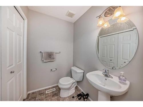 316 Panora Close Nw, Calgary, AB - Indoor Photo Showing Bathroom