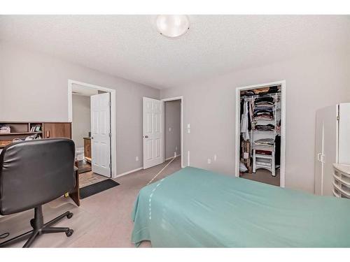 316 Panora Close Nw, Calgary, AB - Indoor Photo Showing Bedroom