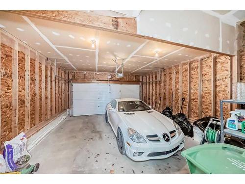 316 Panora Close Nw, Calgary, AB - Indoor Photo Showing Garage