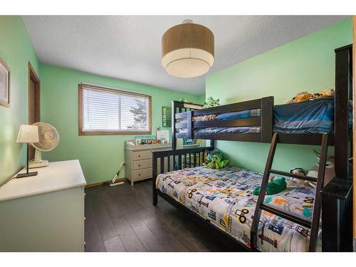 636 West Chestermere Drive, Chestermere, AB - Indoor Photo Showing Bedroom