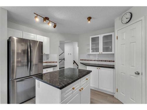 319 Sierra Nevada Place Sw, Calgary, AB - Indoor Photo Showing Kitchen