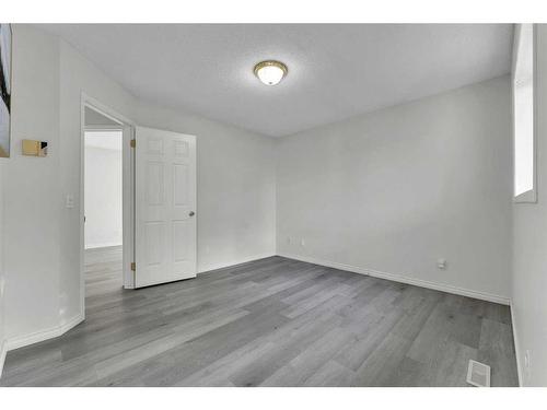 319 Sierra Nevada Place Sw, Calgary, AB - Indoor Photo Showing Other Room