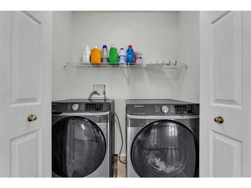 319 Sierra Nevada Place Sw, Calgary, AB - Indoor Photo Showing Laundry Room