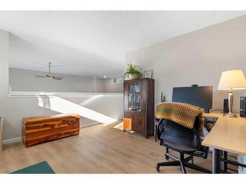 84 Woodmeadow Close Sw, Calgary, AB - Indoor