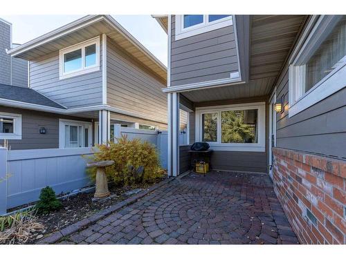 84 Woodmeadow Close Sw, Calgary, AB - Outdoor