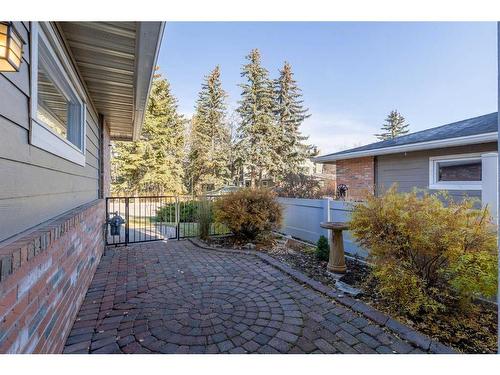 84 Woodmeadow Close Sw, Calgary, AB - Outdoor