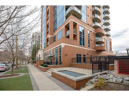 1800-817 15 Avenue Sw, Calgary, AB - Outdoor