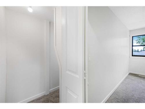 6740 Temple Drive Ne, Calgary, AB - Indoor Photo Showing Other Room