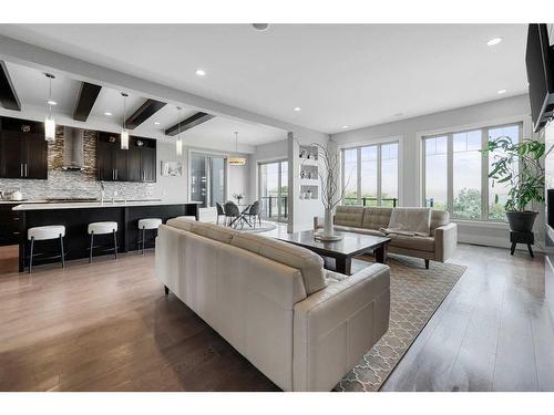 80 Coulee Way Sw, Calgary, AB - Indoor Photo Showing Living Room