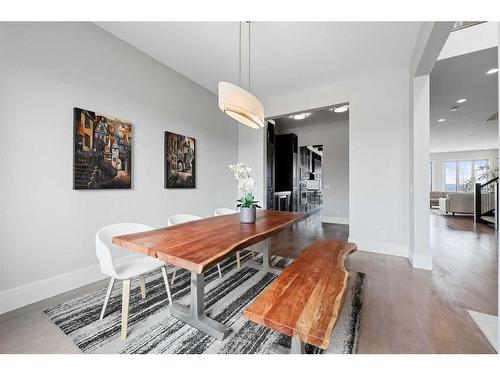 80 Coulee Way Sw, Calgary, AB - Indoor Photo Showing Dining Room