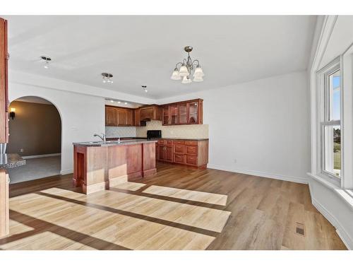 2425 13 Avenue, Didsbury, AB - Indoor Photo Showing Other Room