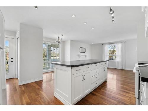 2425 13 Avenue, Didsbury, AB - Indoor Photo Showing Other Room