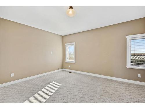 2425 13 Avenue, Didsbury, AB - Indoor Photo Showing Other Room