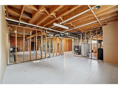 2425 13 Avenue, Didsbury, AB - Indoor Photo Showing Basement