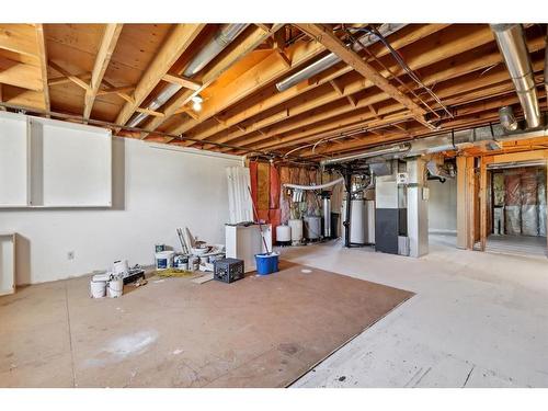 2425 13 Avenue, Didsbury, AB - Indoor Photo Showing Basement