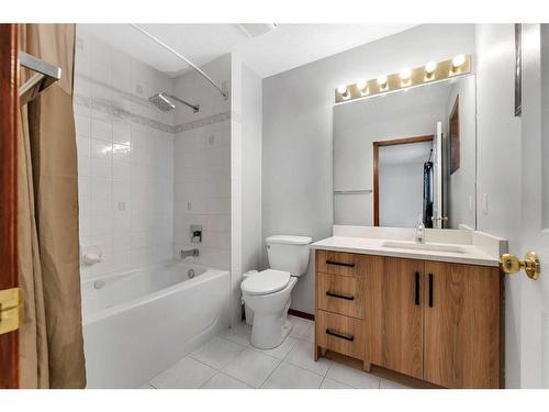 183 Coral Spings Circle Ne, Calgary, AB - Indoor Photo Showing Bathroom