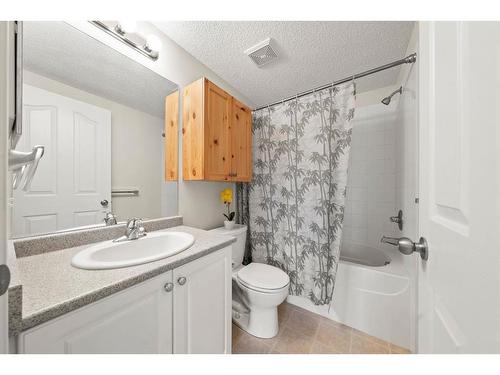 2112-2280 68 Street Ne, Calgary, AB - Indoor Photo Showing Bathroom