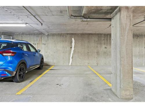 2112-2280 68 Street Ne, Calgary, AB - Indoor Photo Showing Garage