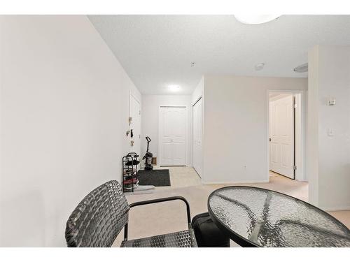 2112-2280 68 Street Ne, Calgary, AB - Indoor