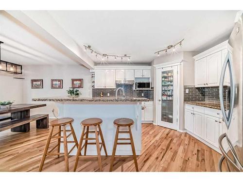 15510 Mckenzie Lake Way Se, Calgary, AB - Indoor Photo Showing Kitchen