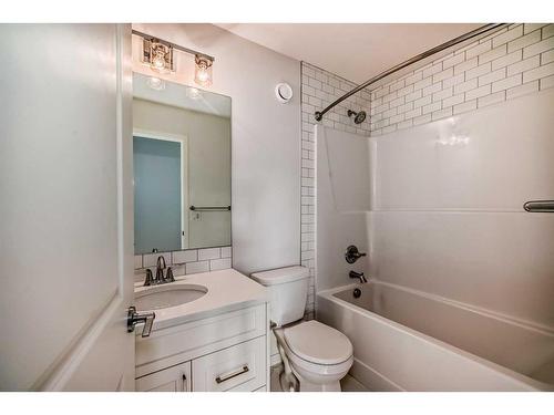 274 Aquila Drive Nw, Calgary, AB - Indoor Photo Showing Bathroom