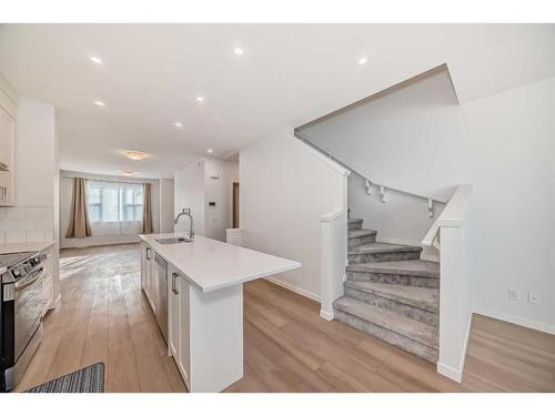 274 Aquila Drive Nw, Calgary, AB - Indoor Photo Showing Kitchen