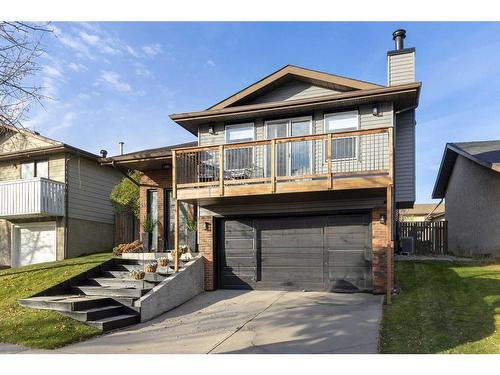 43 Berkshire Road Nw, Calgary, AB - Outdoor