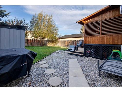 43 Berkshire Road Nw, Calgary, AB - Outdoor